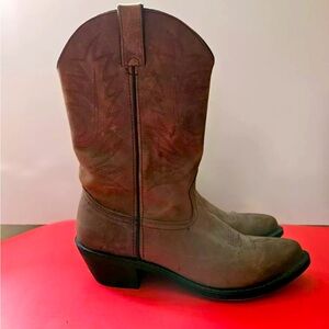 Authentic leather western cowgirl boots. Comfortable!